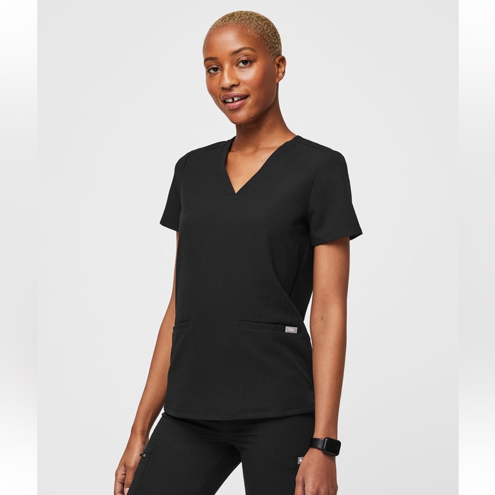 FIGS Casma Three Pocket Scrub Top, Black, XS